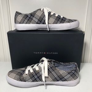 Tommy Hilfiger Women’s Gray Plaid Sneaker/Shoes, Size 8.5